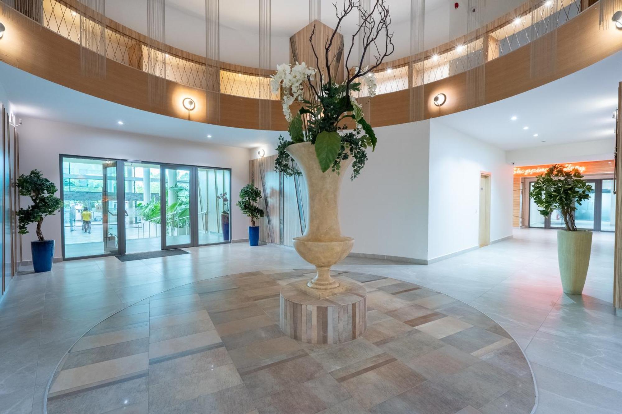 Charlotte Grand Bucharestアパートメント エクステリア 写真